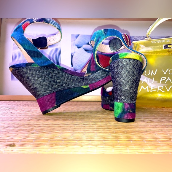 Stuart Weitzman Wedge Espadrilles - Picture 4 of 15